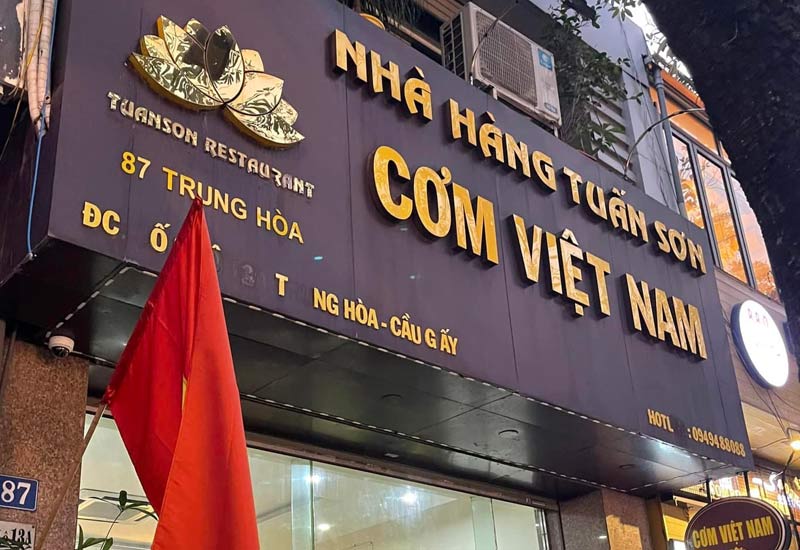 Nhà Hàng Tuấn Sơn - Cơm Việt Nam 87 Trung Hòa, Cầu Giấy, Hà Nôi