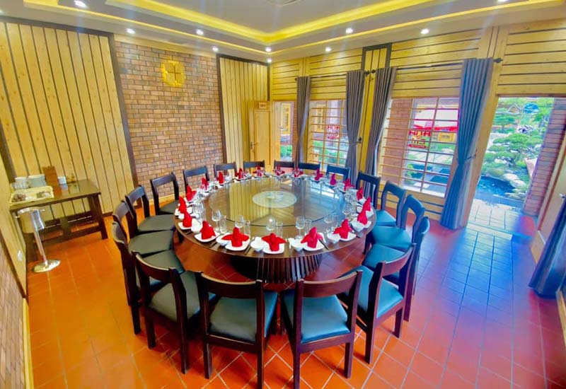 Anh & Em Restaurant tại Ngõ 2 phố Trần Quang Sơn, Liên Bảo, Thành phố Vĩnh Yên, Vĩnh Phúc