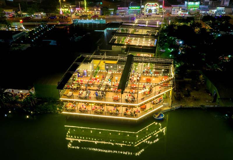 Phố Ẩm Thực Hương Biển tại A63 Đại Lộ Hùng Vương, Phú Thủy, Phan Thiết, Bình Thuận