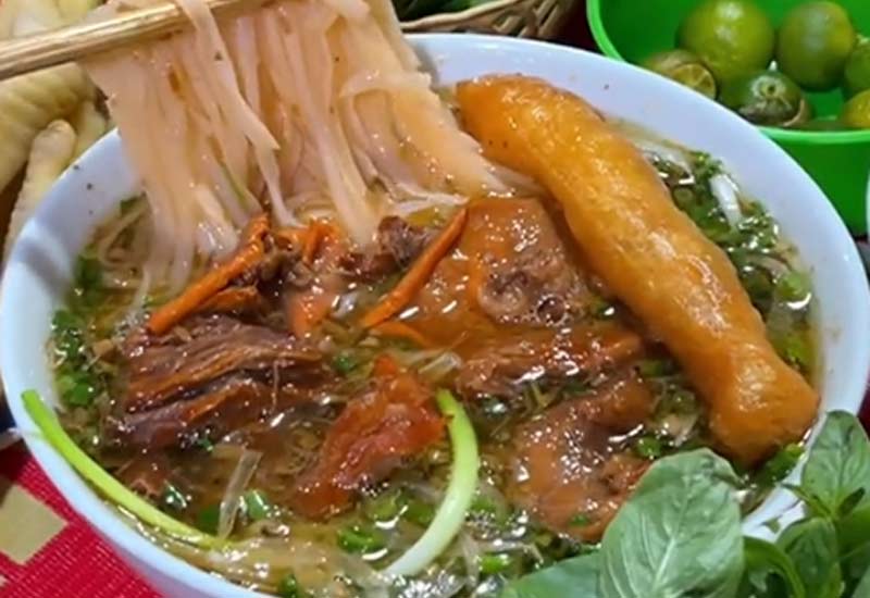 Phở Gà Quang Thắng 61 Bảo Linh, Phúc Tân, Hoàn Kiếm, Hà Nội