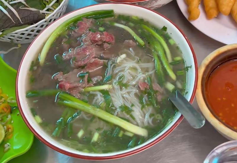 Quán Phở Bò Tuyết Định tại Ngõ 64 Trần Phú, Cẩm Tây, Cẩm Phả, Quảng Ninh