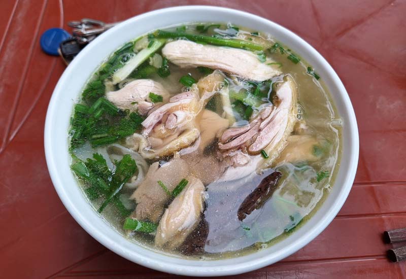 Phở Gà Đồi Dũng Hà 43 Văn Cao, P. Liễu Giai, Quận Ba Đình, Hà Nội