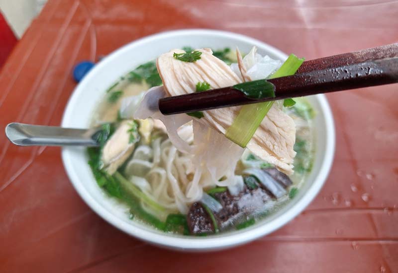 Phở Gà Đồi Dũng Hà 43 Văn Cao, P. Liễu Giai, Quận Ba Đình, Hà Nội