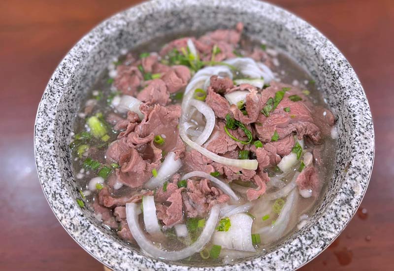 Phở Trâu ở Ngay Hồ Yên Lãng, Yên Trung, Yên Phong, Bắc ninh