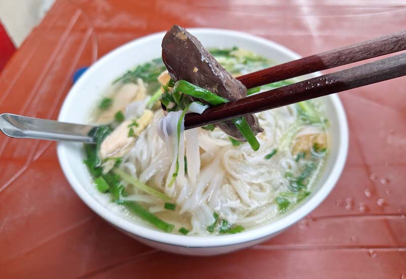 Phở Gà Đồi Dũng Hà 43 Văn Cao, P. Liễu Giai, Quận Ba Đình, Hà Nội