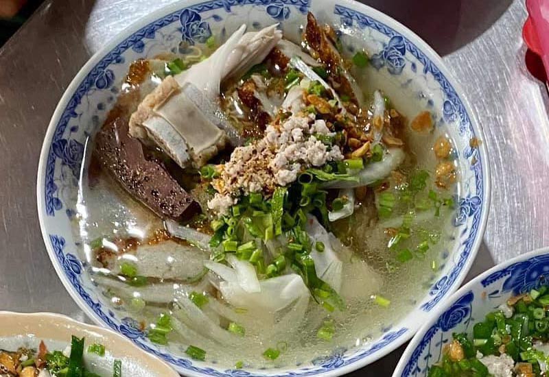 Phụng - Bánh Canh Bột Lọc ở Khu Phố 2, Thị trấn dương Đông, Phú Quốc, Kiên Giang