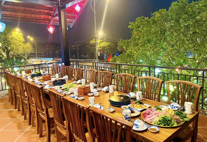 Thạch Mộc Quán - Nhà hàng đẹp lung linh ở Thị Trấn Quốc Oai, Hà Nội