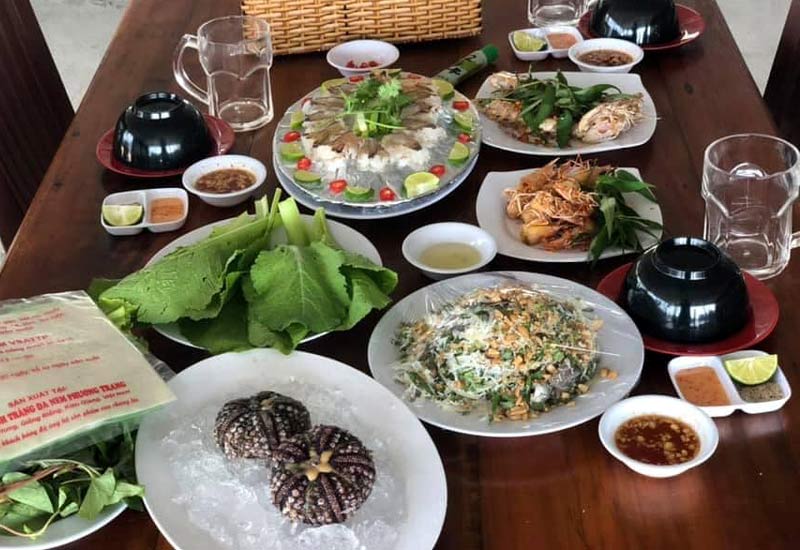 Nhà Bè Kèo Thơm - Nhà hàng Hải Sản Phú Quốc 379 Trần Hưng Đạo, Dương Tơ, Phú Quốc, Kiên Giang