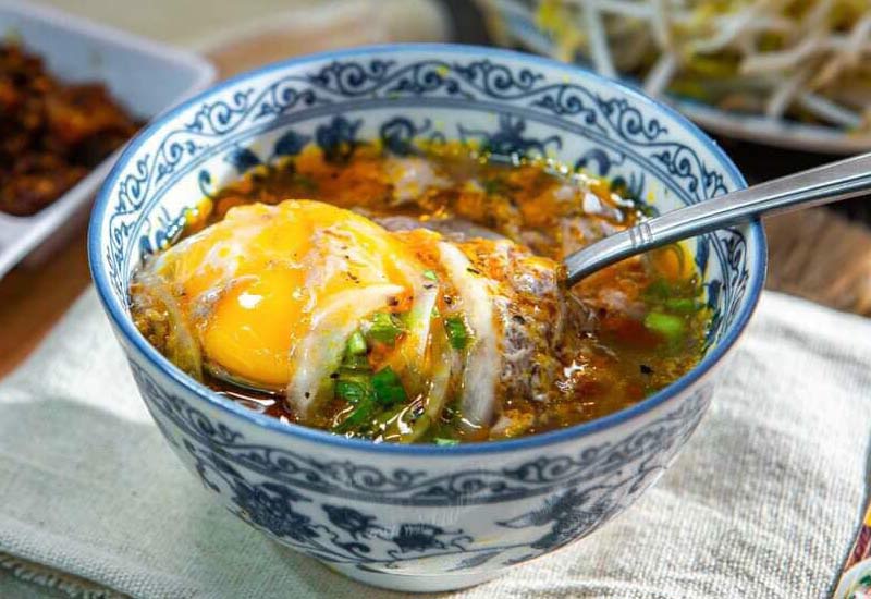 Bún Bò Huế Út Mai 812/23 Đường Trường Sa, Phường 14, Quận 3, Hồ Chí Minh