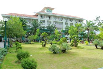 Khách sạn Quê Hương