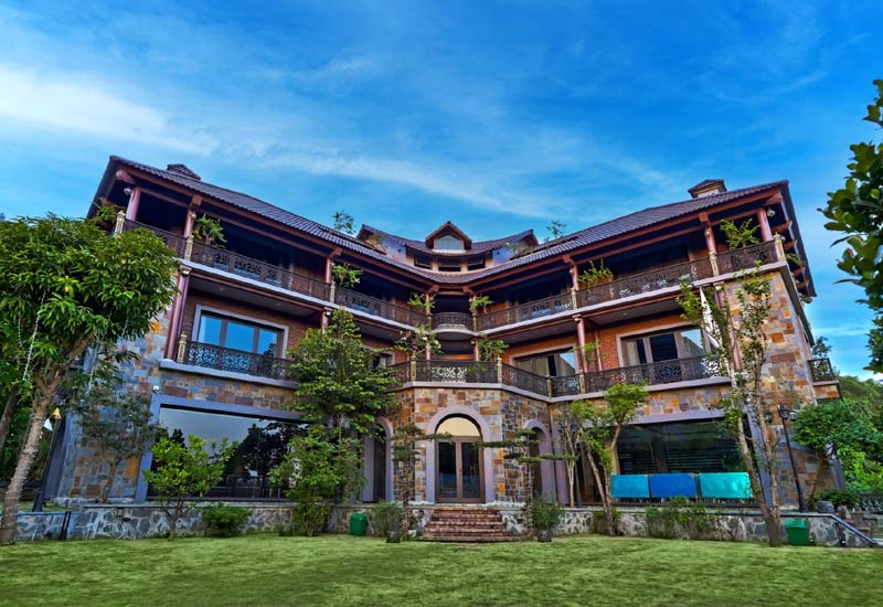 Trần Family Palace - Biệt thự nghỉ dưỡng sang trọng ở sân Golf Tam Đảo