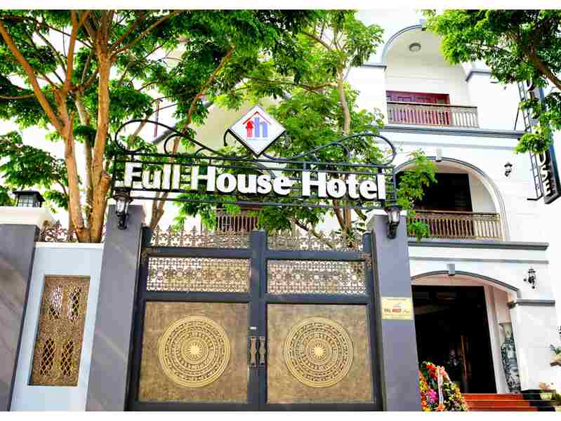 Full House Hotel