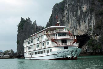 Du thuyền Hương Hải Sealife Cruise