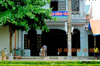 Khách sạn Hồng Tấn
