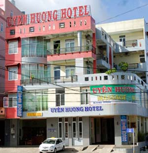Khách sạn Uyên Hương