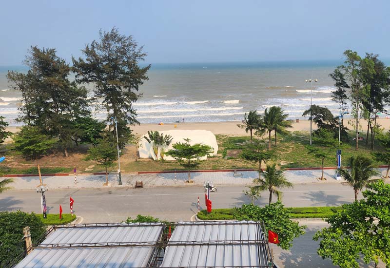 Khách Sạn Phú Hồng 1 tại Bãi Tắm C, 95B Hồ Xuân Hương, P. Trung Sơn, Thành phố Sầm Sơn, Thanh Hóa
