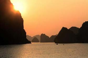 Ha Long Bay in final round of New 7 Wonders