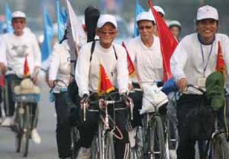 Elderly bicyclists support Vote for Ha Long Bay Campaign