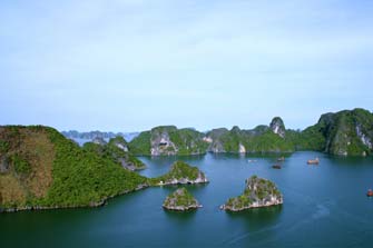 Ha Long Bay named new wonder of world
