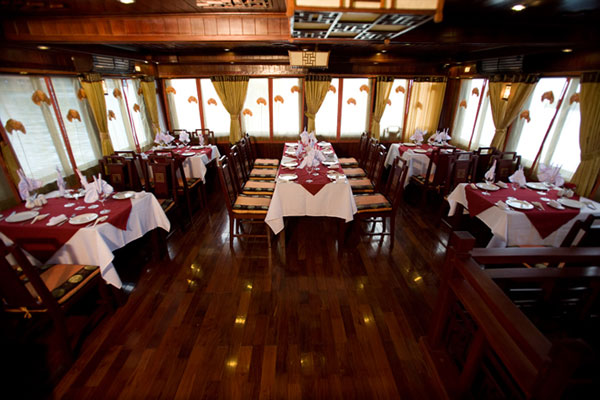 Restaurant 14 cabin